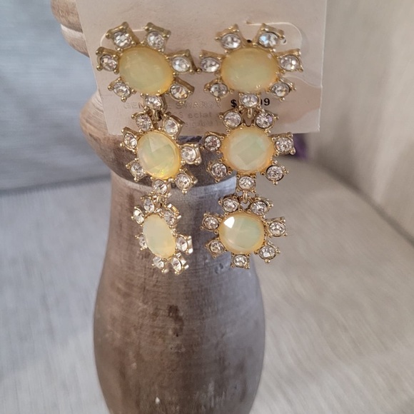 crystals Length: Post at back Imported, - Picture 2 of 4